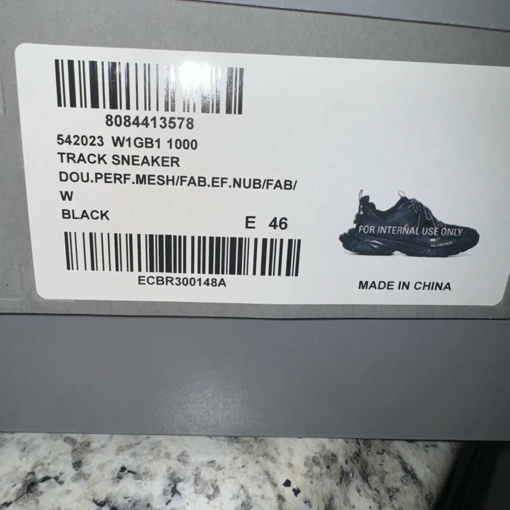 Balenciaga Men's Black Sneakers - Picture 4 of 8